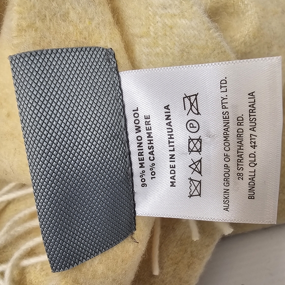 Fibre By Auskin Wool Cashmere 55x71 Throw Blanket - Picture 6 of 11